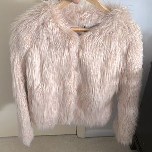 💖☁️Express faux fur coat in XS☁️💖